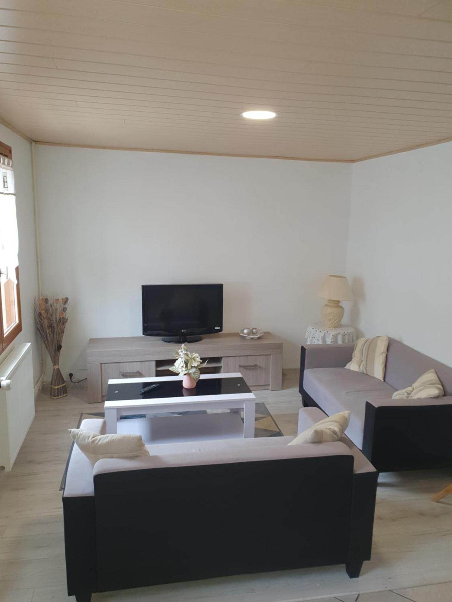 Gite Des Jardiniers Fumay Esterno foto